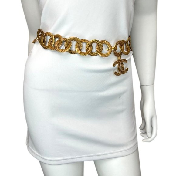 CHANEL Vintage Collection 29 Gold Plated Textured Circular Link Logo CC Belt - S - Picture 2 of 10